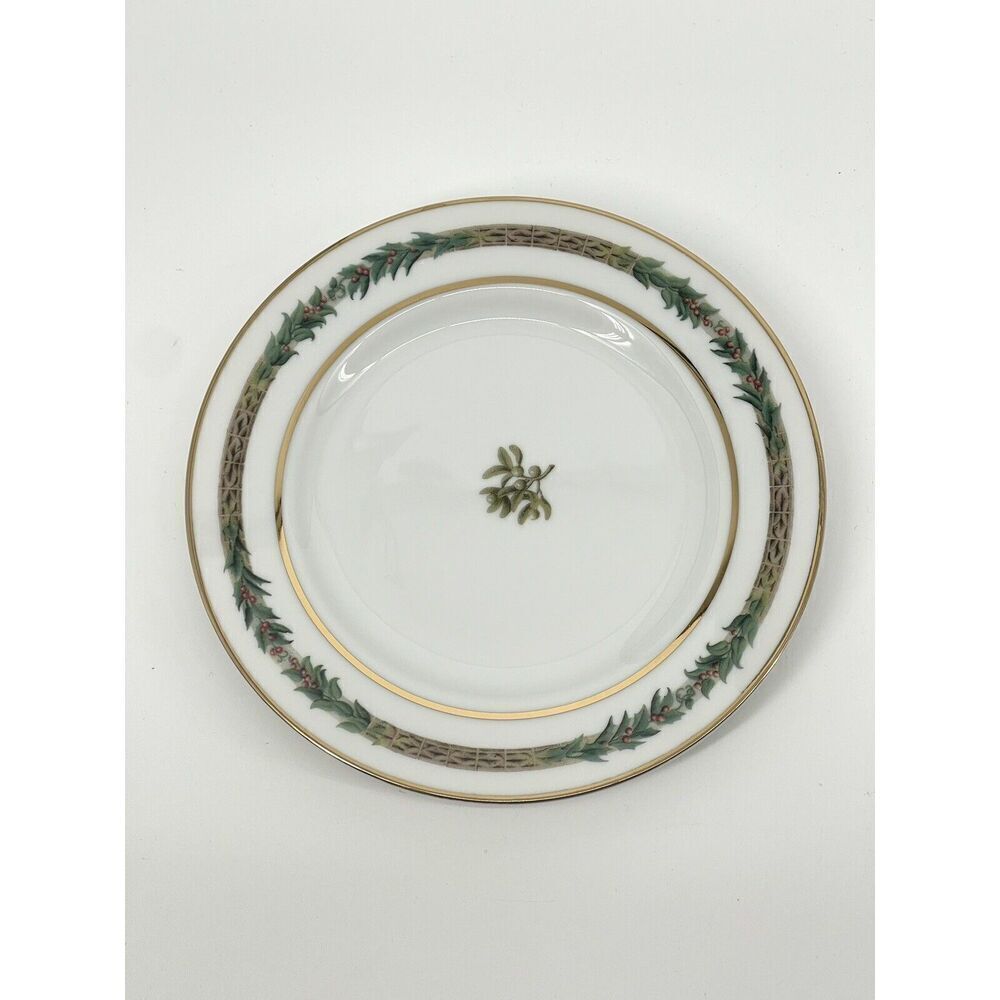 Department 56 Christmas Classic Dickens Bread & Butter Plate 6.25”